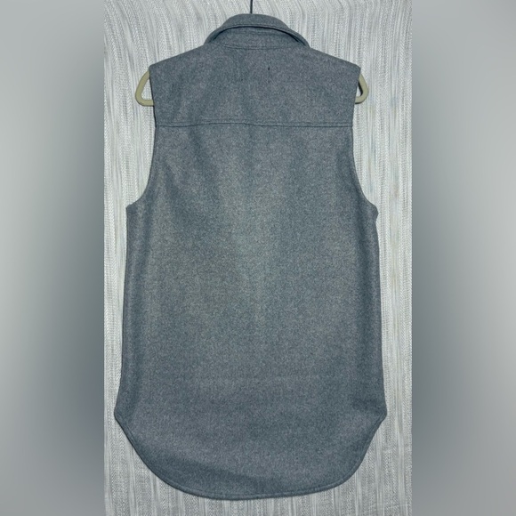 Love Tree Charcoal Sleeveless Vest size Medium - Picture 3 of 3